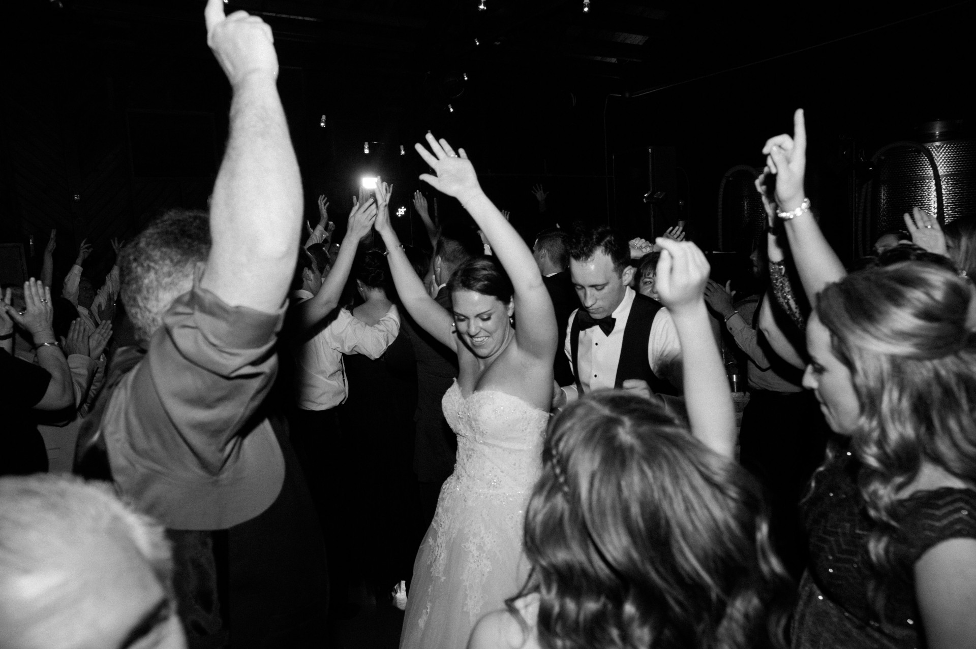 View More: http://aliciaannphotographers.pass.us/nicolelovesjon